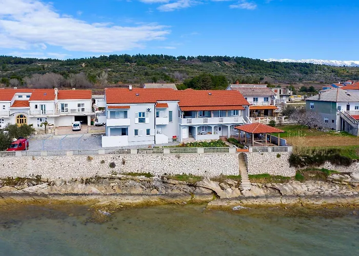 Gazic, No 1 דירה *